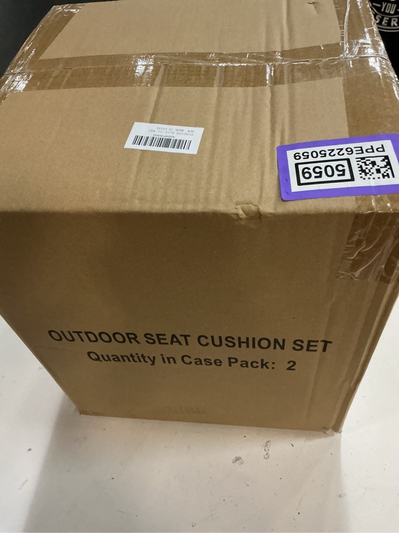 Condition photo showing New/Like New for outdoor seat cushion set 22 x 22 in, water-resistant & fade-resistan, patio furniture cushions with removable cover deep seat & back cushion with handle and adjustable straps for chair sofa,2pc 2 packs 22*22*3+22*19inch red