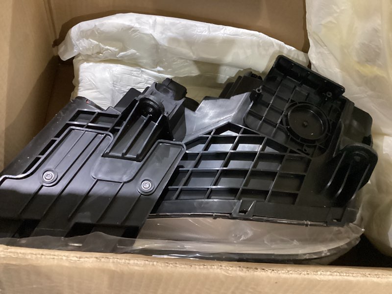 Condition photo showing Good Condition for Halogen Headlight Assembly Compatible with Chrysler 300 300C 2015 2016 2017 2018 Headlamp with White Bezel Replacement Left Driver Side LH 68214383AD CH2502269