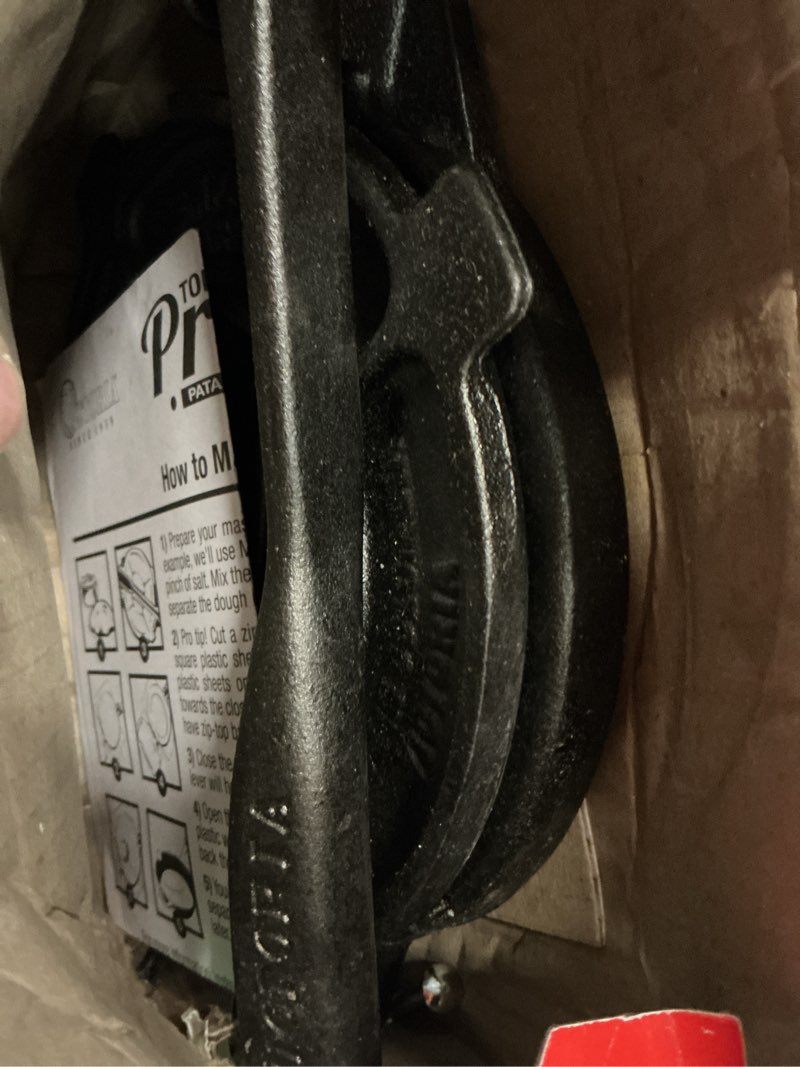 Condition photo showing Good Condition for victoria cast iron tortilla press, tortilla and roti maker, made in colombia, 6.5 inches
