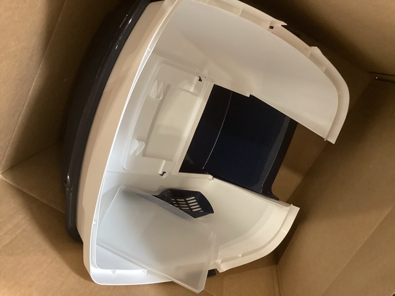 Condition photo showing Good Condition for iris usa cat litter box large with front door flap, covered enclosed litter box enclosure with scoop, handle & buckles for portability & privacy, hidden litter pan, navy jumbo enclosed navy