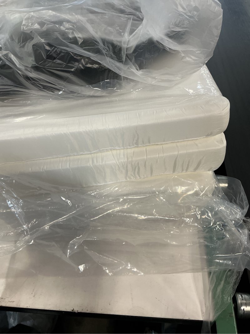 Condition photo showing Good Condition for basic beyond outdoor cushions for patio furniture: waterproof & uv resistant outdoor chair cushions set of 4-19 x 19 x 3 inch thick patio chair cushions with adjustable ties & handle, black