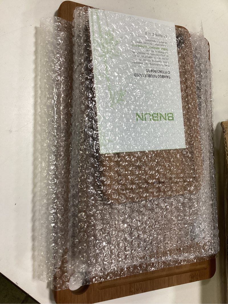 Condition photo showing Good Condition for Bamboo Cutting Board for Kitchen, Wooden Cutting Board 3-Piece Set with Non-Slip Mat Deep Juice Groove and Built-In Handles, Wood Cutting Board for Meat Vegetables Fruit Ideal Gift for the Home Carbonized brown set of 3(S+M+L?