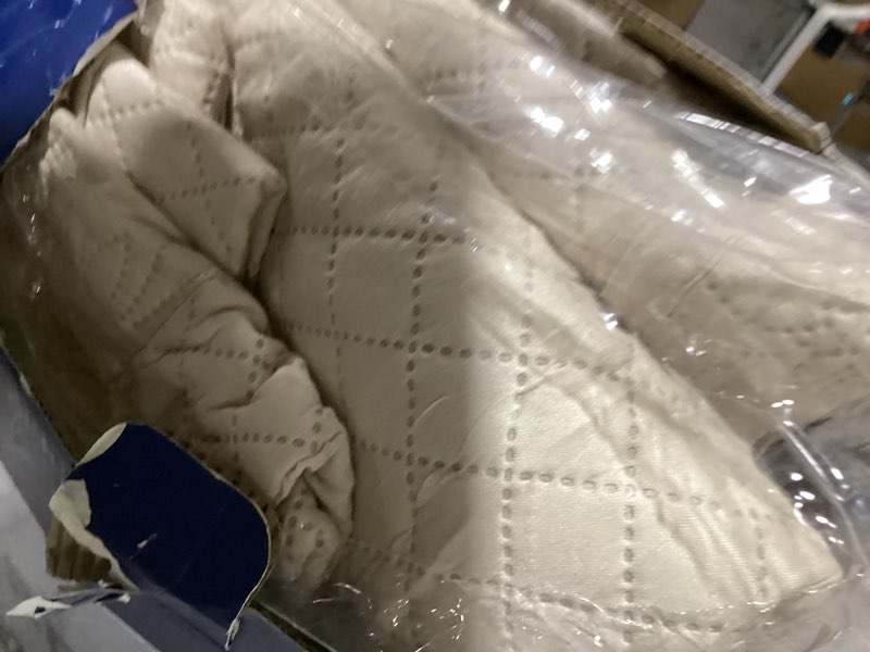 Condition photo showing As Is for ENJOHOS Oversized King Quilt Beige, 128x120 California King Comforetr Set, Extra Large Bedspread with Damask Design, Lightweight Reversible Microfiber Coverlet Bedding Damask Pattern Beige Oversized King - 128x120