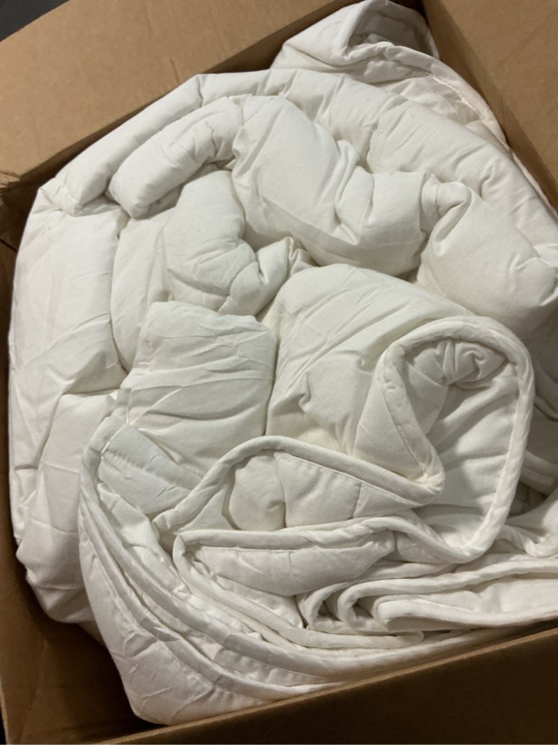 Condition photo showing Good Condition for hybrid australian wool comforter twin size with 100% organic cotton, hypoallergenic luxury duvet insert with tabs, temperature regulating all-season bedding, white year-round white twin