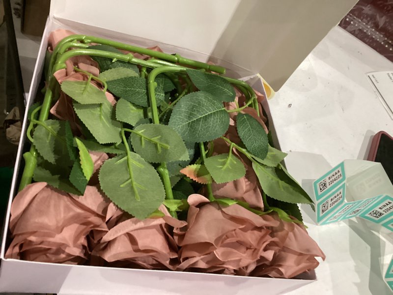 Condition photo showing New/Like New for Artificial Rose Flower Dusty Rose Flowers Silk Flowers 12 pcs with Long Stem Silk Roses Bouquet for Wedding Bridal Shower Party Home Decoration Dusty Rose 12pcs