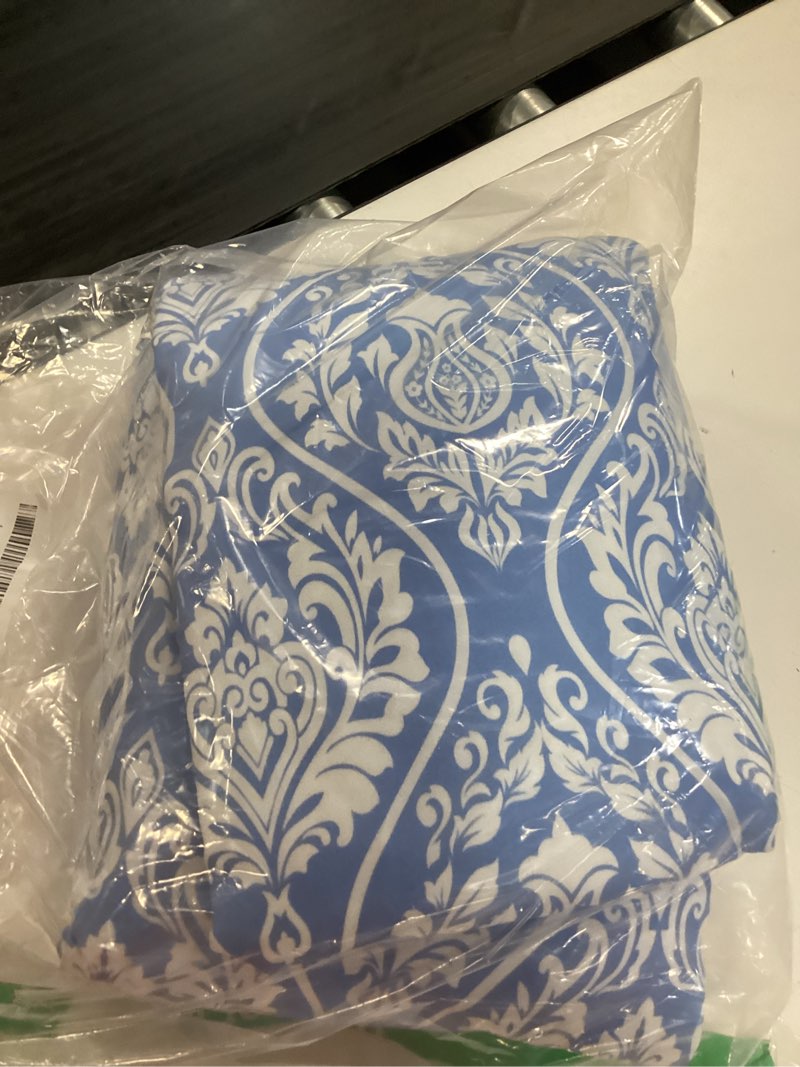 Condition photo showing Good Condition for king size paisley printed sheet set,4 pieces boho style breathable soft microfiber bedsheets, anti pilling deep pockets easy care bed sheets, white blue white blue king