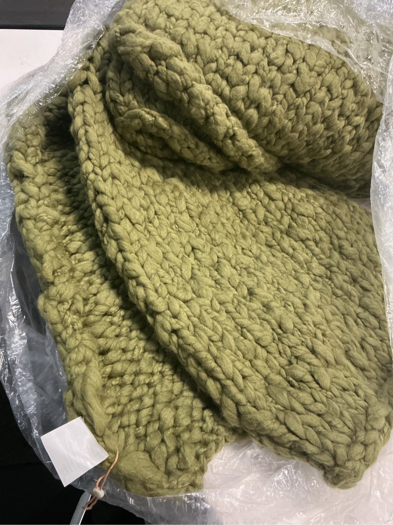 Condition photo showing Good Condition for quince chunky knit blanket. chenille yarn blanket. arm knit blanket. giant handmade throw. chunky fall blanket. bulky yarn knit.(50x60in)