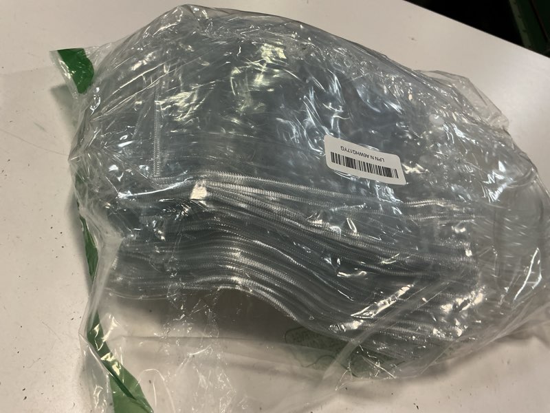 Condition photo showing Good Condition for Youeon 40 Pcs Clear PVC Gift Bags with Handles 9x6.7x2.7 Inch, Reusable PVC Gift Wrap Bags, Clear Tote Bag, Shopping Bags for Merchandise, Retail, Boutique, Party Favors, Wedding, Birthday