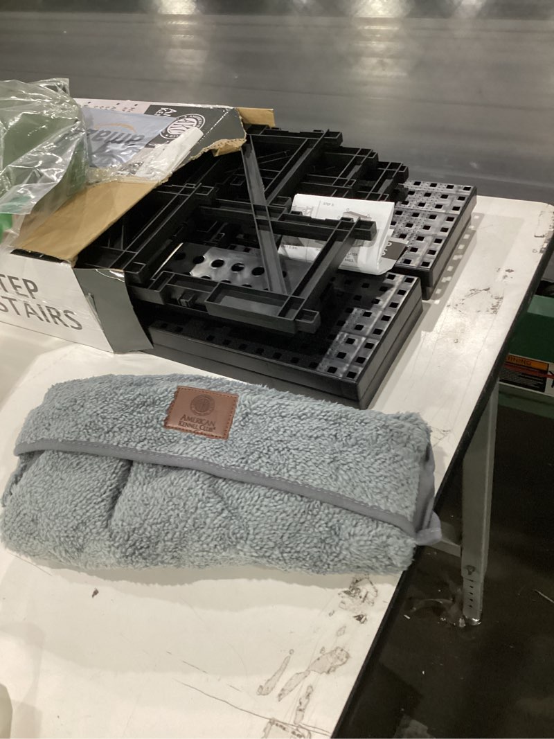 Condition photo showing Good Condition for AKC 4-Step Pet Stairs – Durable, Non-Slip Steps for Small Dogs and Cats, Washable Cover, Simple No-Tool Assembly, Supports Up to 50 lbs