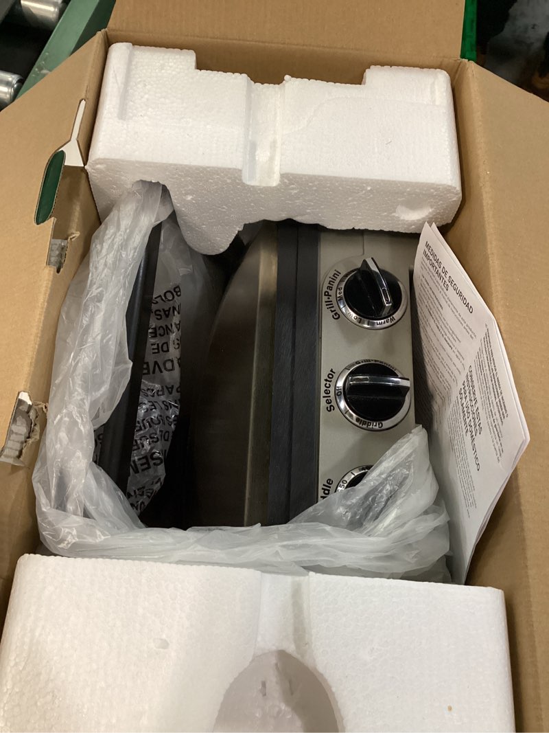 Condition photo showing As Is for Cuisinart Griddler Indoor Grill, Panini Press, Sandwich Maker & More, 5-in-1 Grilling, Dishwasher-Safe Nonstick Cooking Plates, GR-4NNAS, Stainless Steel New 5-in-1