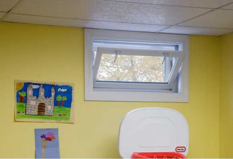 hopper vinyl window