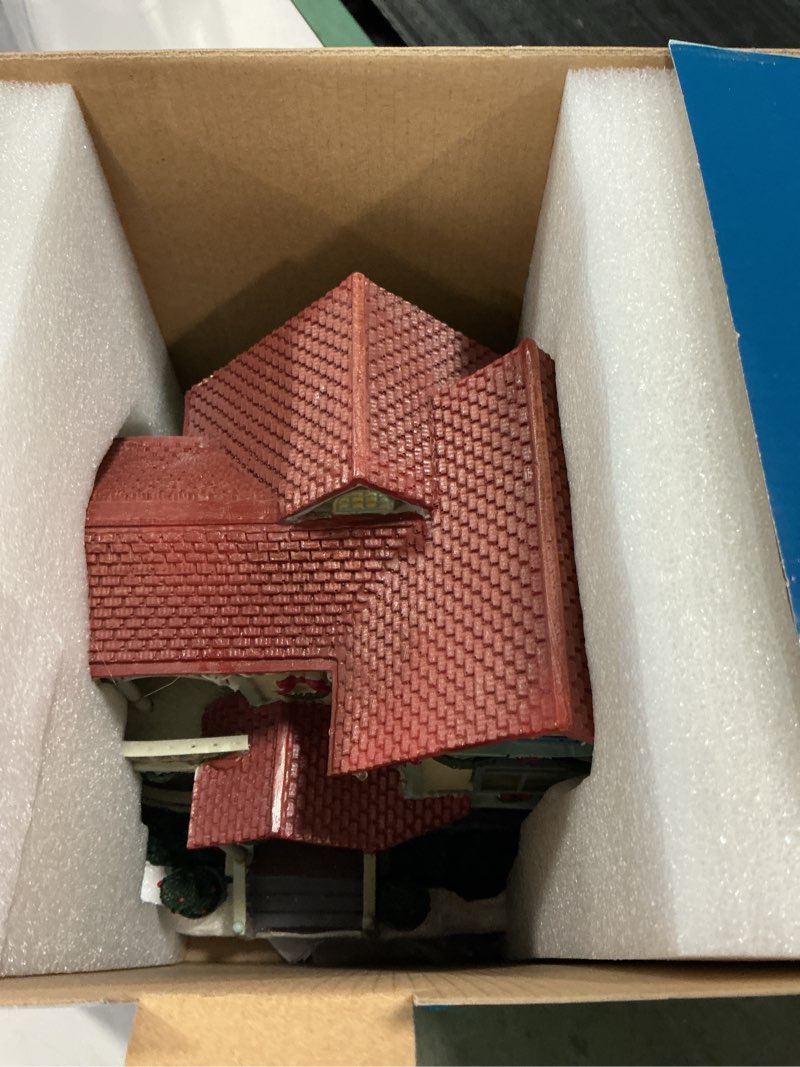 Condition photo showing New/Like New for Carole Towne Victorian House Lighted Musical Building