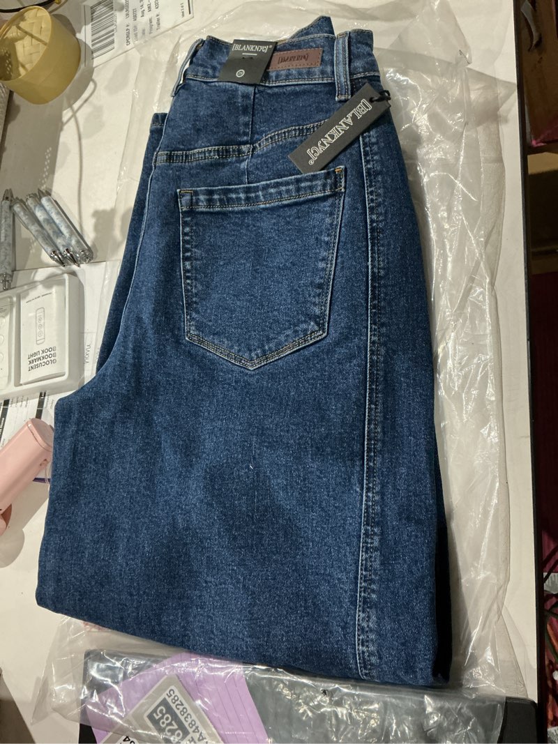 Condition photo showing Good Condition for blanknyc jeans, size 29.