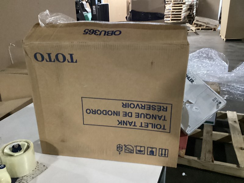Condition photo showing Good Condition for toto drake 1.28 gpf toilet tank with washlet+ auto flush compatibility, cotton white - st776ea#01