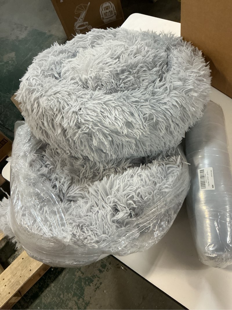 Condition photo showing Good Condition for (3 Packs) Hoewina Dog & Cat Bed for Indoor Cats, 20in Calming Donut Bed for Puppy and Kitten, Washable Round Fluffy Pet Bed for Small Medium Dogs and Cats (Light Grey) 20.0\"L x 20.0\"W x 8.0\"Th Light Grey