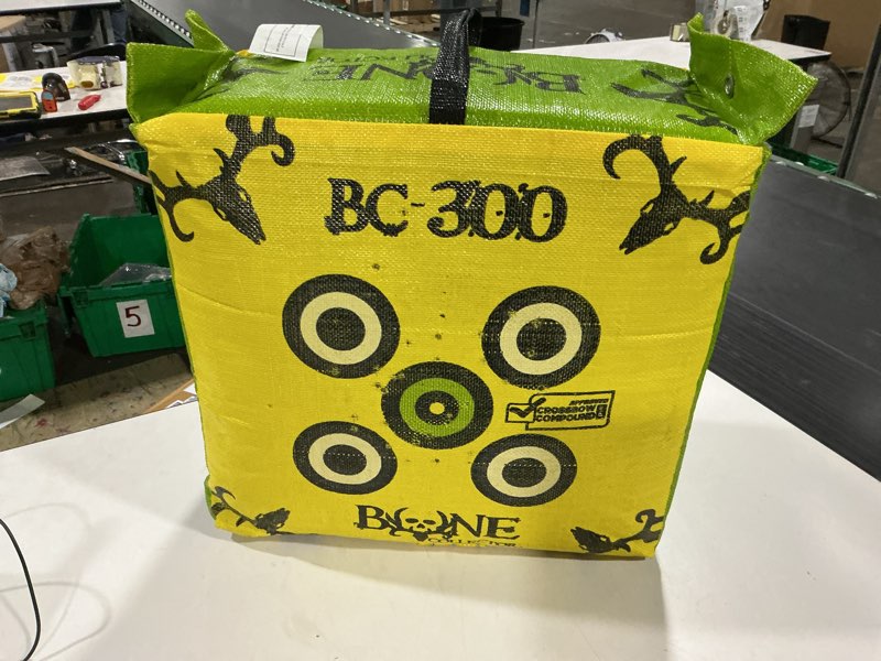 Condition photo showing As Is for bone collector bc-300 bag field point archery target