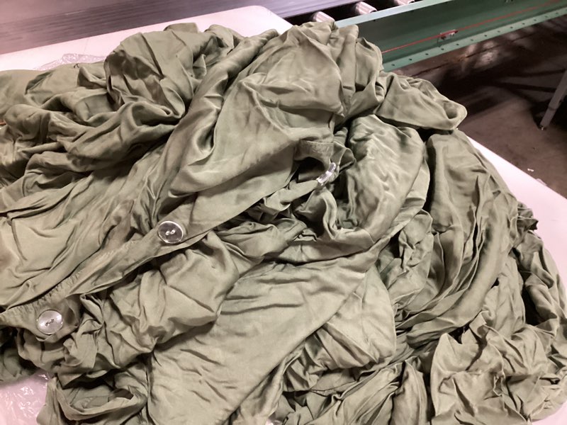 Condition photo showing Good Condition for quince bamboo sheet set king/calking forest green