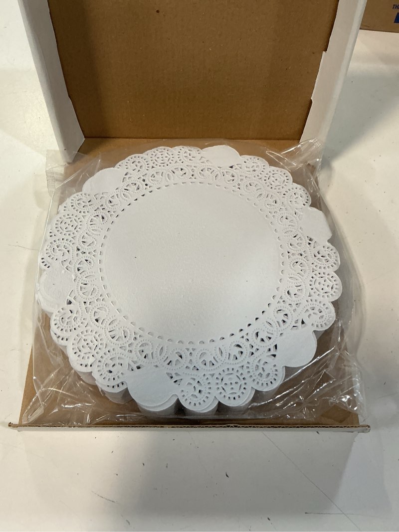 Condition photo showing New/Like New for royal 8 inch disposable paper lace doilies, package of 500