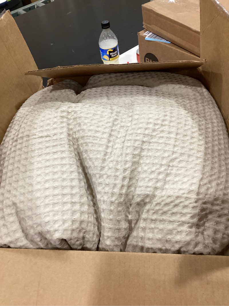 Condition photo showing As Is for David's Home Waffle Weave Comforter Set 3PCS California King Size, Soft Breathable Lightweight Skin-Friendly Warm for All Season, Elegant Aesthetic Home Decor Bedding Set with Pillow Shams, Linen Linen California King