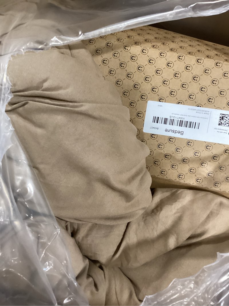 Condition photo showing Good Condition for bedsure king comforter set, brown soft prewashed bedding for all seasons, 3 pieces gentlesoft™ bed set, 1 lightweight comforter (104"x90") and 2 pillowcases (20"x36")