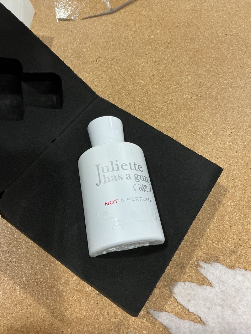 Condition photo showing New/Like New for juliette has a gun not a perfume eau de parfum – cetalox perfume – woody, musky & ambery fragrance 1.7 fl oz (pack of 1)