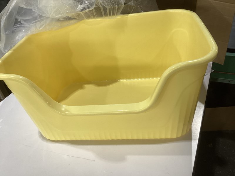 Condition photo showing Good Condition for towntime extra large litter box with high sides 25.27" lx17.83 wx13.11 h,anti-splashing,tool-free assembly,multi kitty cat litter box,jumbo (yellow)