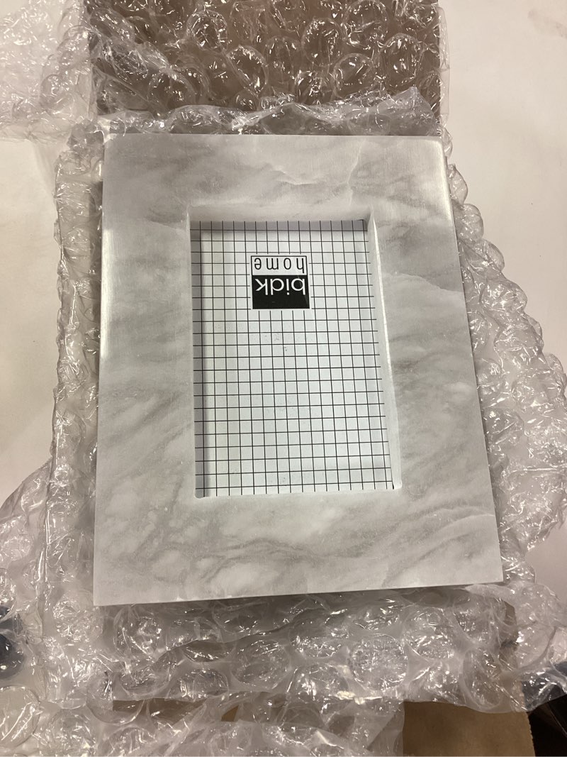 https://lotting-media.assets.bidfta.com/lotting_f55dddee-dd91-4cd0-8e13-47642b143432