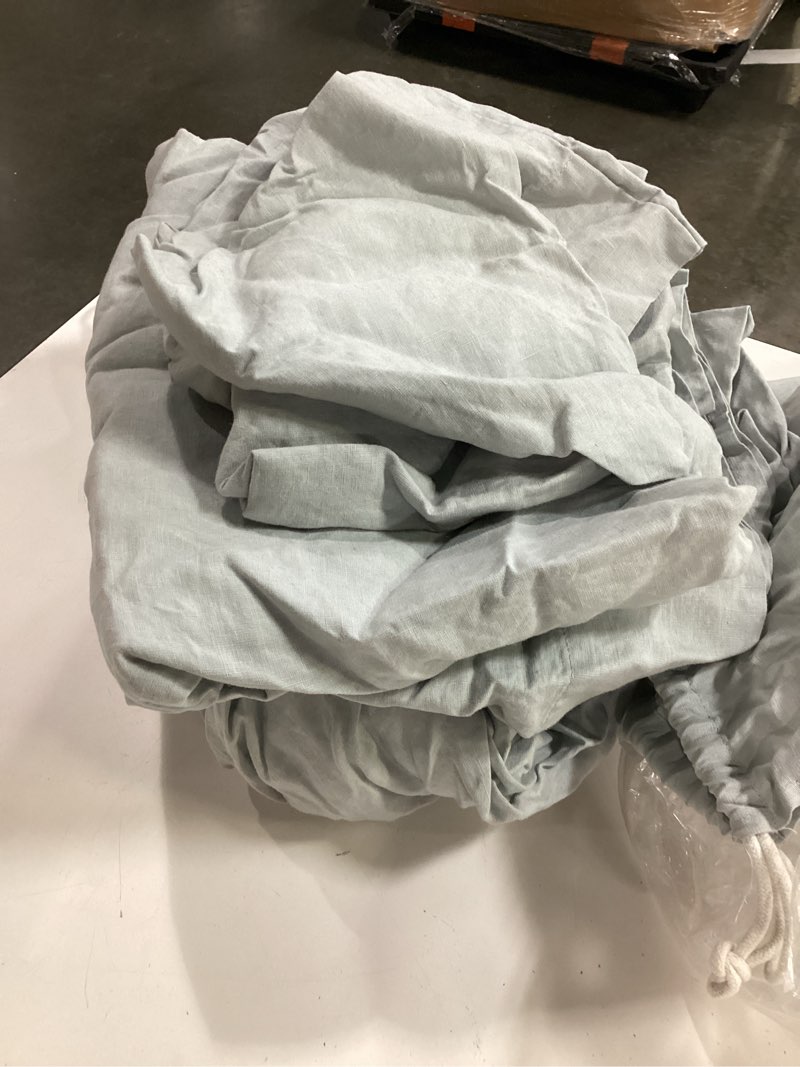 Condition photo showing Good Condition for european linen sheet set, queen, mist
