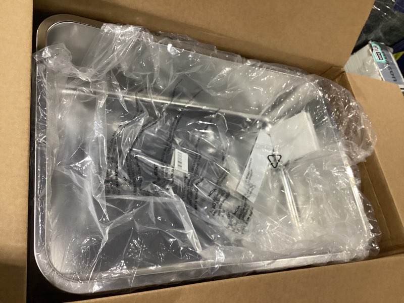 Condition photo showing Good Condition for ikitchen stainless steel cat litter box, large metal litter box for cats, never absorbs odors,stain free, rustproof, non stick smooth surface 23.5" l x 15.5" w x 6" h 23.5"l x 15.5"w 6" h