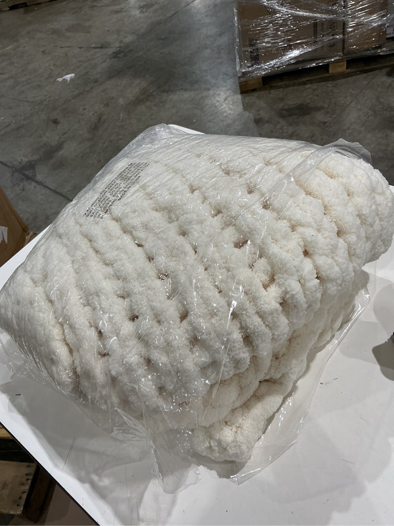 Condition photo showing Good Condition for l'agraty chunky knit blanket throw,soft chenille yarn throw blanket 50x60?handmade cable knit crochet blanket,large knit blankets chunky yarn,rope knot throw blanket for couch sofa bed home decor ivory 50"x60"