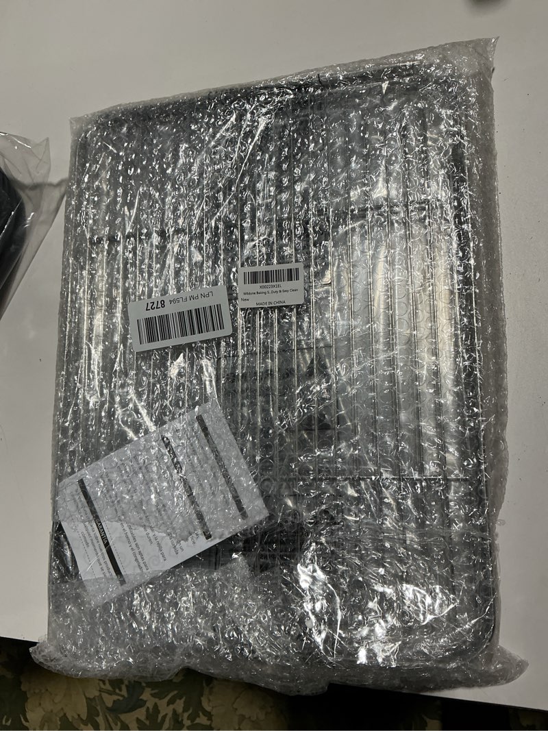 Condition photo showing Good Condition for Wildone Baking Sheet & Rack Set [2 Sheets + 2 Racks], Stainless Steel Cookie Pan with Cooling Rack, Size 16 x 12 x 1 Inch, Non Toxic & Heavy Duty & Easy Clean