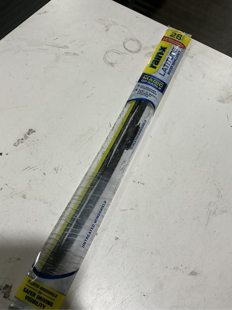 Condition photo showing New/Like New for rain-x 5079282-2 latitude 2-in-1 water repellent wiper blades, 28 inch windshield wipers (pack of 1), automotive replacement windshield wiper blades with patented repellency formula 28" latitude