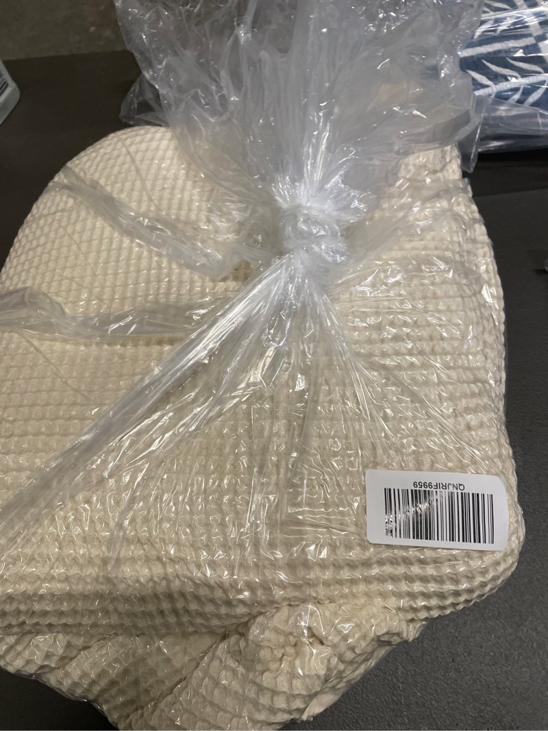 Condition photo showing Good Condition for organic waffle bed blanket, king/cal king, undyed