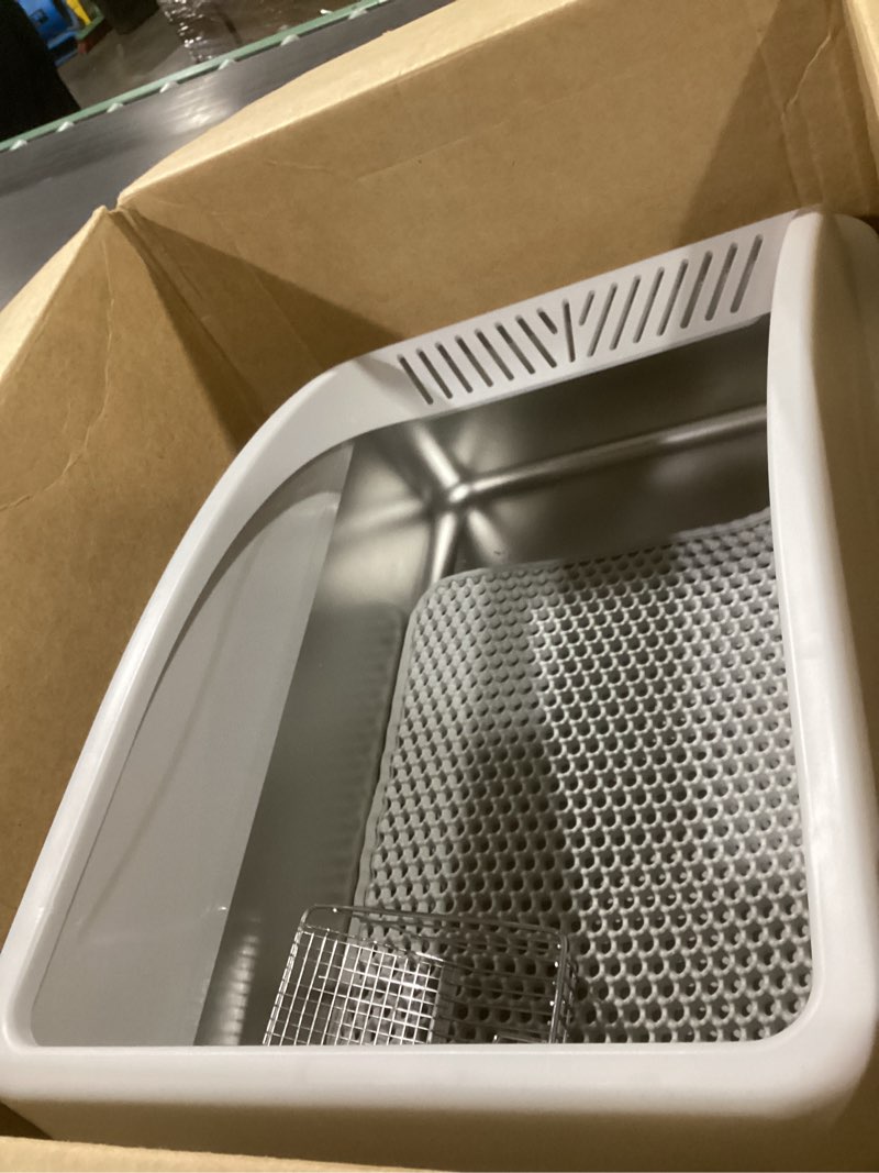 Condition photo showing Good Condition for Stainless Steel Litter Box | XL Enclosed Cat Litter Boxes with Lid for Big Cats | High Sided, Anti-Urine Leakage | Non-Stick Bottom & Includes Litter Mat & Metal Scoop