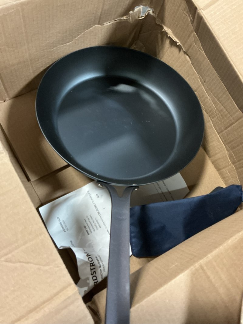 Condition photo showing Good Condition for oxo obsidian pre-seasoned carbon steel, 12" frying pan skillet with removable silicone handle holder, induction, oven safe, black
