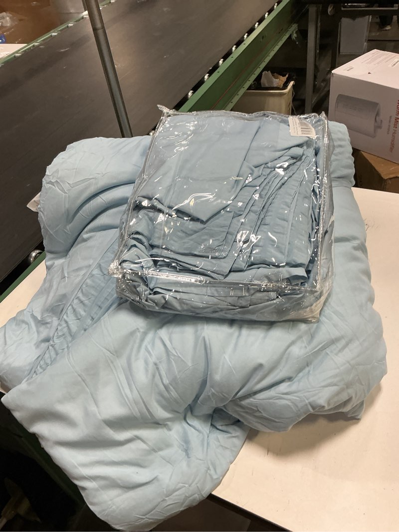 Condition photo showing Good Condition for CozyLux Queen Seersucker Comforter Set with Light Blue Bed in a Bag 7-Piece All Season Bedding Set with Comforter, Pillow Sham, Flat Sheet, Fitted Sheet, Pillowcase Light Blue Queen