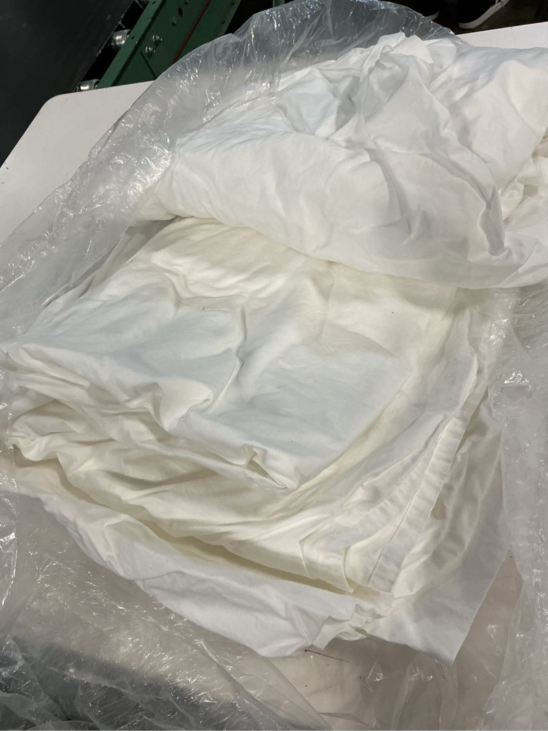 Condition photo showing As Is for quince organic crisp percale sheet set, king, white,4 pieces