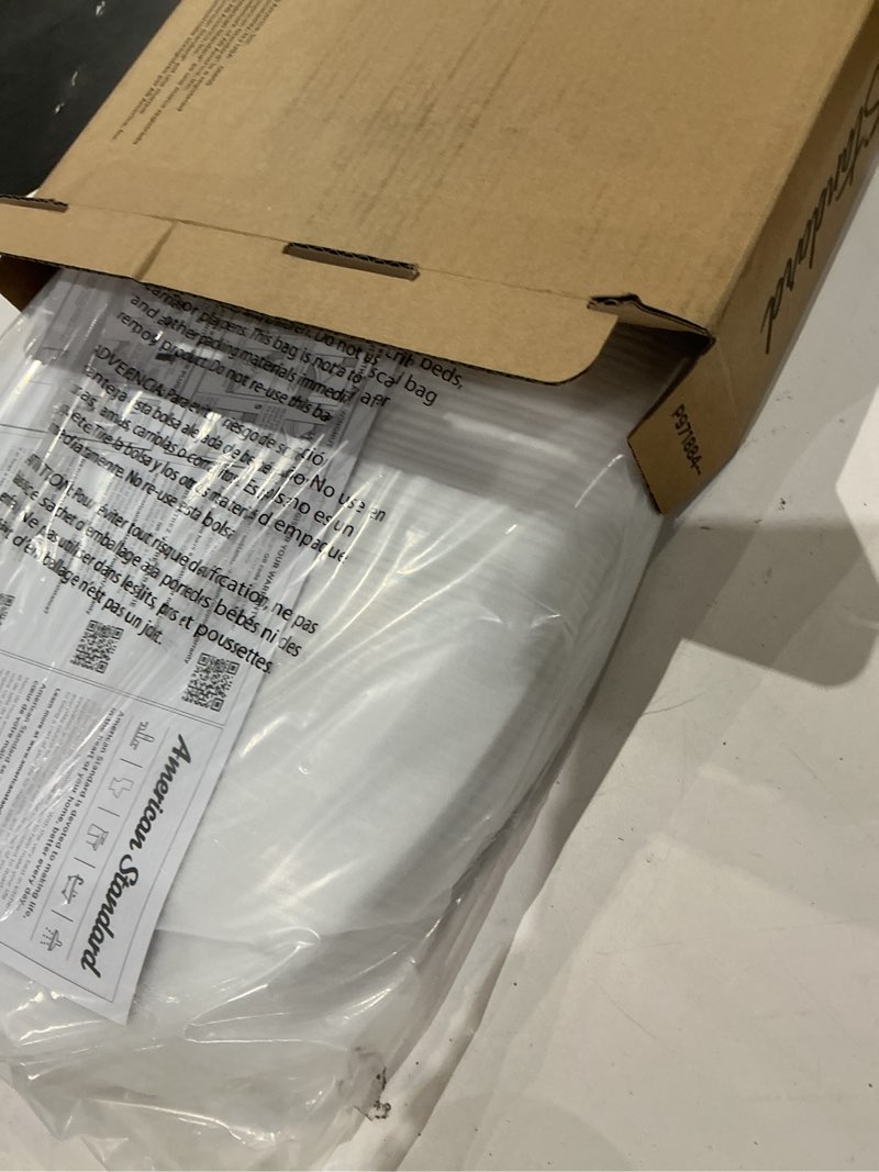Condition photo showing Good Condition for american standard 5503b00b.020 transitional slow-close round front toilet seat, white modern