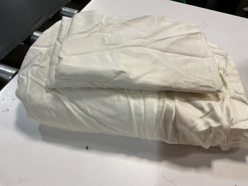 Condition photo showing Good Condition for quince bamboo fitted sheet set, king, ivory