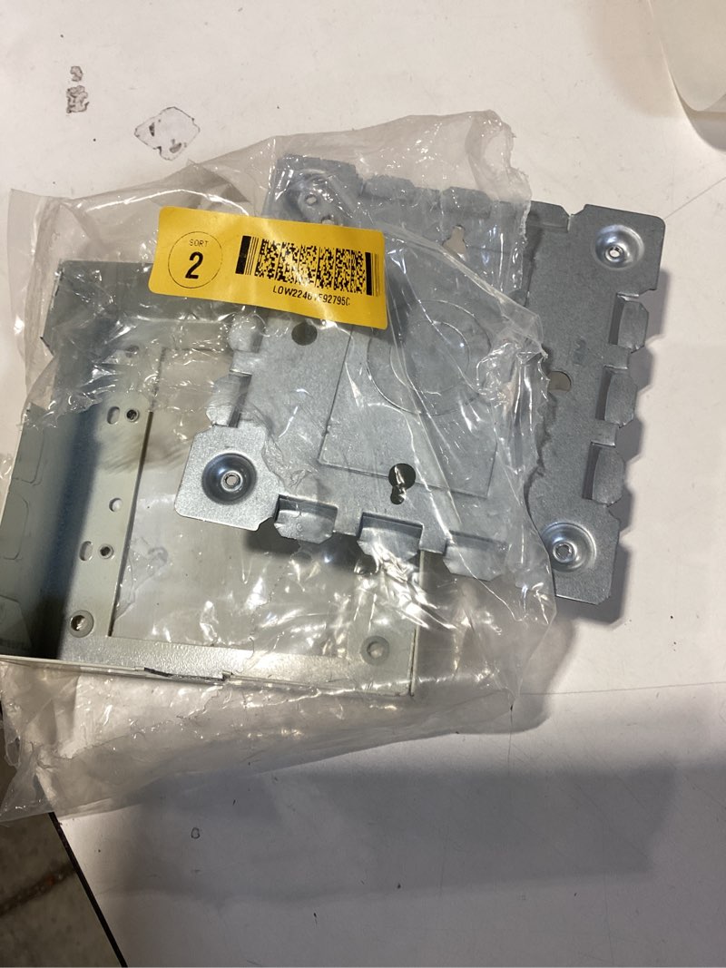 Condition photo showing Good Condition for monosystems snapmark ivory raceway electrical box item #219645 | model #sm5747-2