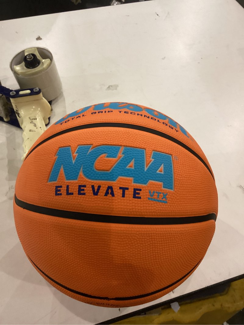 Condition photo showing Good Condition for Small size basket ball