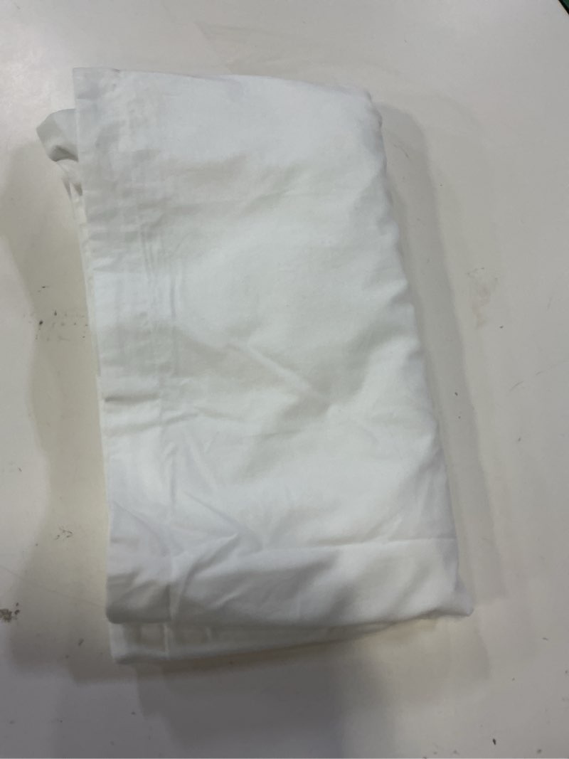 Condition photo showing Good Condition for quince par cojines decorativos con puntilla blanco size 26 in x 26 in