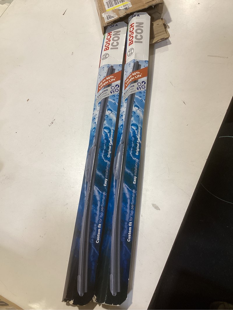 bosch 3397118970 aerotwin oe replacement wiper blades driver & passenger side - set of 2 (24" & 20") side lock 22mm