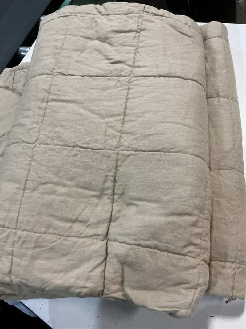 Condition photo showing As Is for  quince king / calking quilt 108 in x 92 in 274 cm x 234 cm  1 pcs 