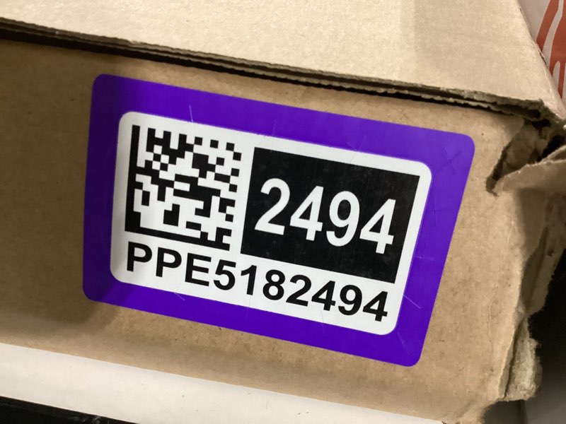https://lotting-media.assets.bidfta.com/lotting_f5e4b804-3093-4fb4-9066-f60e3913440b