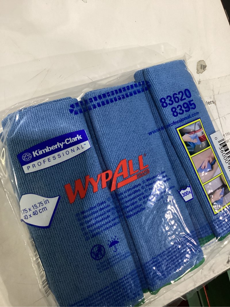 Condition photo showing Good Condition for wypall brand vehicle wipes 6 included high quality wipe cloths