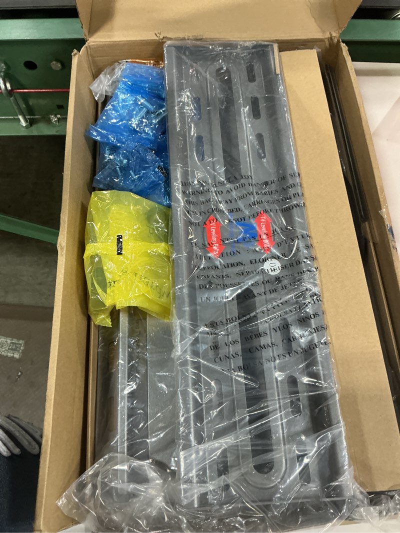 Condition photo showing Good Condition for mounting dream tv wall mount for 32-65 inch television,mount with swivel and tilt, full motion bracket with articulating dual arms, fits 16inch studs, max vesa 400x400 mm, 99lbs, md2581