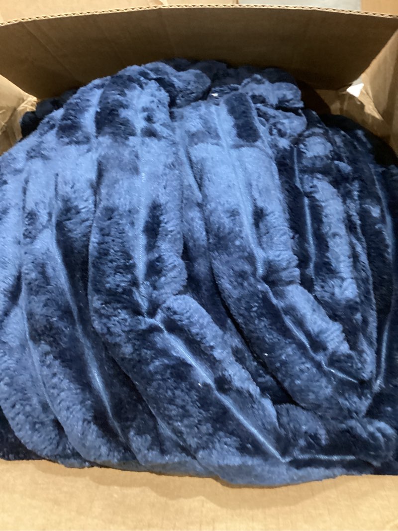 Condition photo showing Good Condition for bedelite fleece oversized queen comforter set -super soft & warm fluffy navy blue bedding, luxury fuzzy heavy bed set for winter with 2 pillow cases navy blue oversized queen