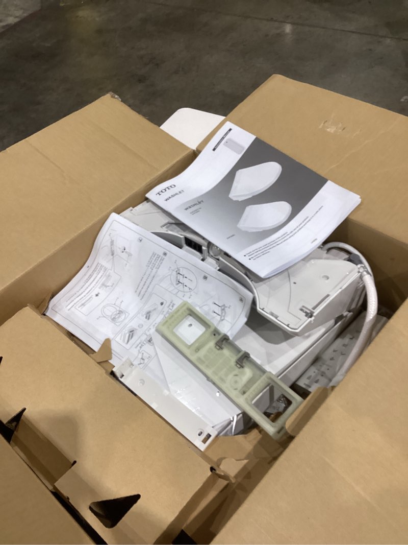 Condition photo showing Good Condition for TOTO® WASHLET® C5 Electronic Bidet Toilet Seat with PREMIST and EWATER+ Wand Cleaning, Round, Cotton White - SW3083#01 Cotton White C5Round