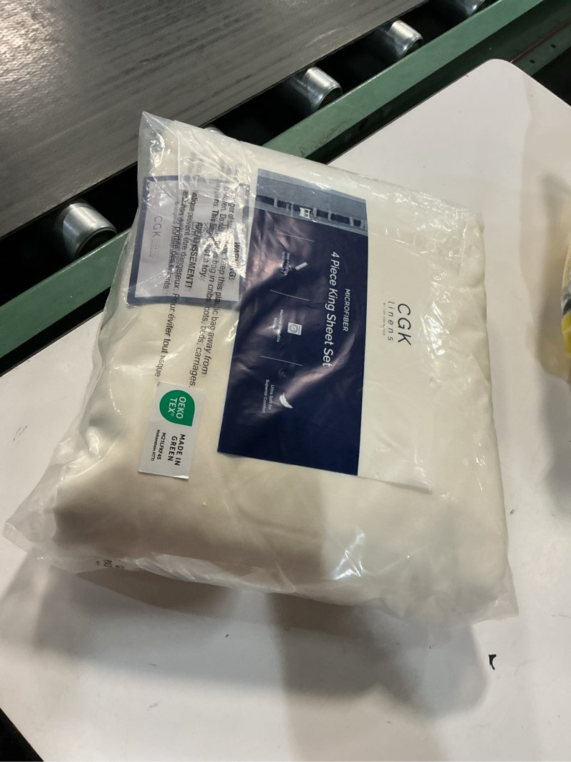 Condition photo showing Good Condition for King Size 4 Piece Sheet Set - Comfy Breathable & Cooling Sheets - Hotel Luxury Bed Sheets for Women, Men, Kids & Teens - Deep Pockets, Easy-Fit, Wrinkle Free Sheets - Off White Oeko-Tex Bed Sheet Set King 09 - Off White